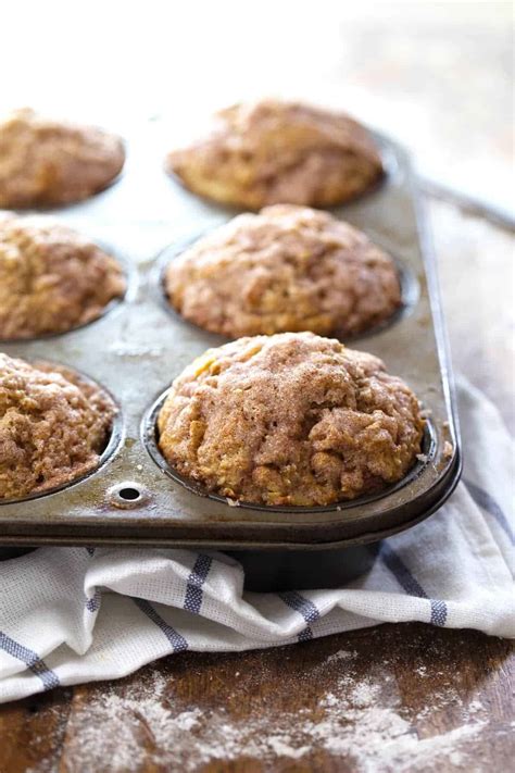 How many sugar are in cinnamon apple muffin - calories, carbs, nutrition