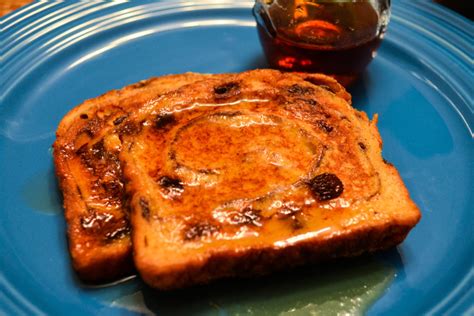 How many sugar are in cinnamon raisin french toast - 2 slices - calories, carbs, nutrition