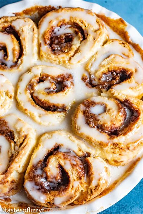 How many sugar are in cinnamon roll, white iced (bostwick) - calories, carbs, nutrition