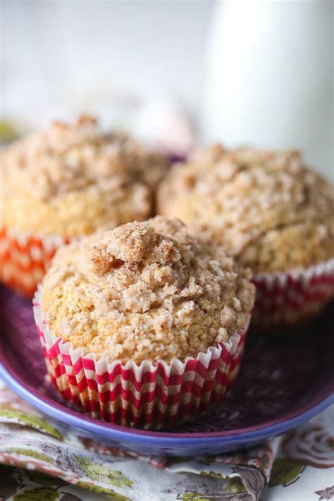 How many sugar are in cinnamon streusel muffin - calories, carbs, nutrition