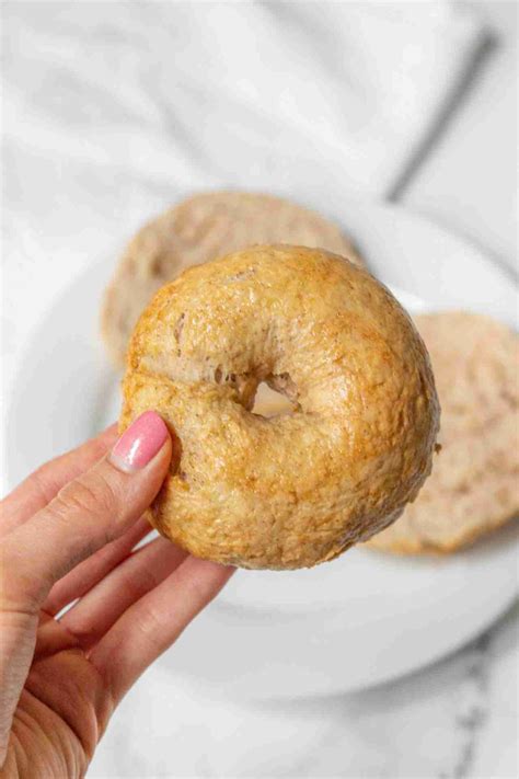 How many sugar are in cinnamon swirl bagel - calories, carbs, nutrition
