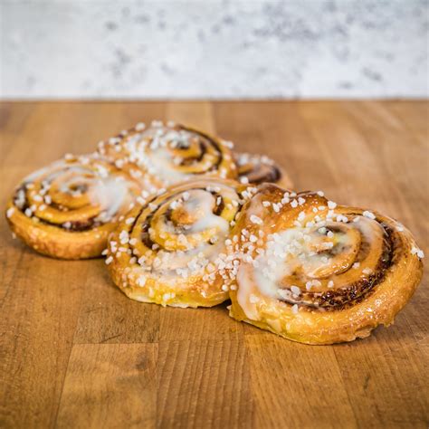 How many sugar are in cinnamon swirl danish (63654.3) - calories, carbs, nutrition