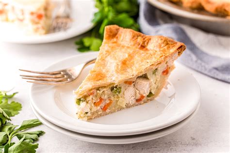 How many sugar are in classic chicken pot pie - calories, carbs, nutrition