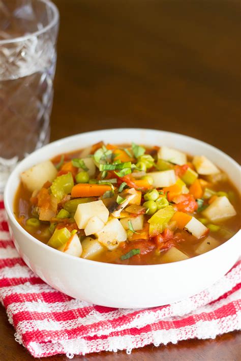 How many sugar are in classic vegetable soup - calories, carbs, nutrition