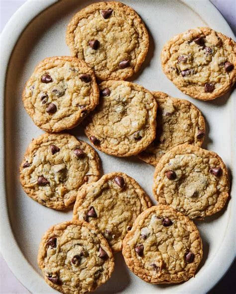 How many sugar are in coconut chocolate chip cookie - calories, carbs, nutrition