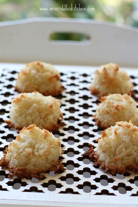 How many sugar are in coconut macaroon - calories, carbs, nutrition