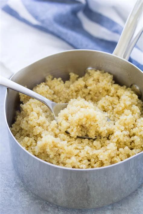 How many sugar are in cooked white quinoa - calories, carbs, nutrition