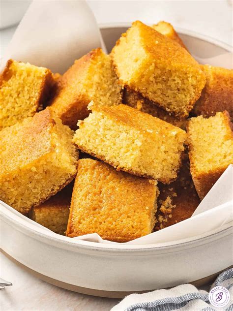 How many sugar are in corn bread - calories, carbs, nutrition