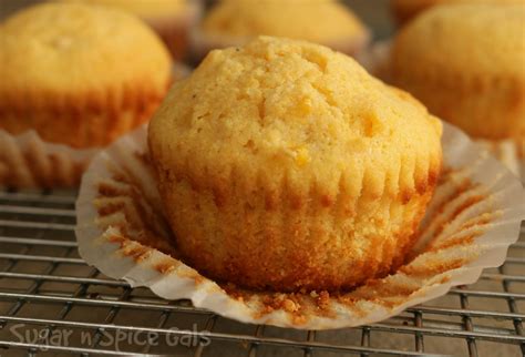 How many sugar are in corn muffin - calories, carbs, nutrition