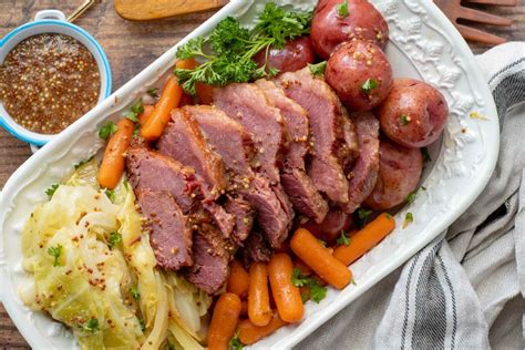 How many sugar are in corned beef and cabbage - calories, carbs, nutrition