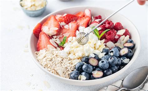 How many sugar are in cottage cheese with fresh fruit - calories, carbs, nutrition