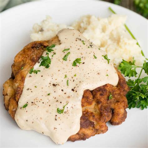 How many sugar are in country fried steak & pepper cream gravy - calories, carbs, nutrition