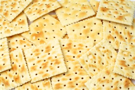 How many sugar are in crackers, wheat, low salt - calories, carbs, nutrition