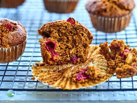 How many sugar are in cranberry bran muffin - calories, carbs, nutrition