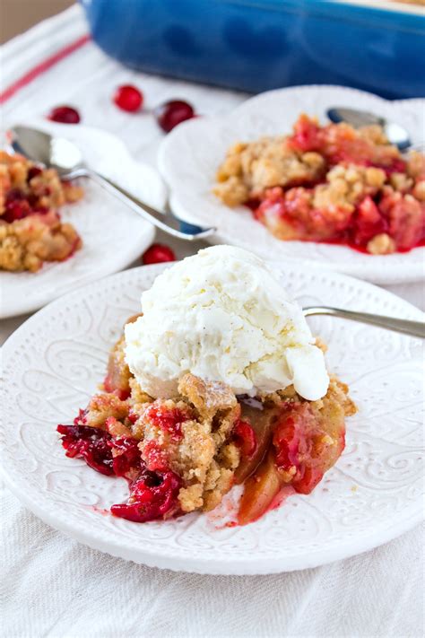 How many sugar are in cranberry crumble with fall fruits (12636.0) - calories, carbs, nutrition