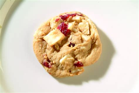 How many sugar are in cranberry white chocolate duo cookie - calories, carbs, nutrition