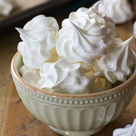 How many sugar are in cream meringues - calories, carbs, nutrition