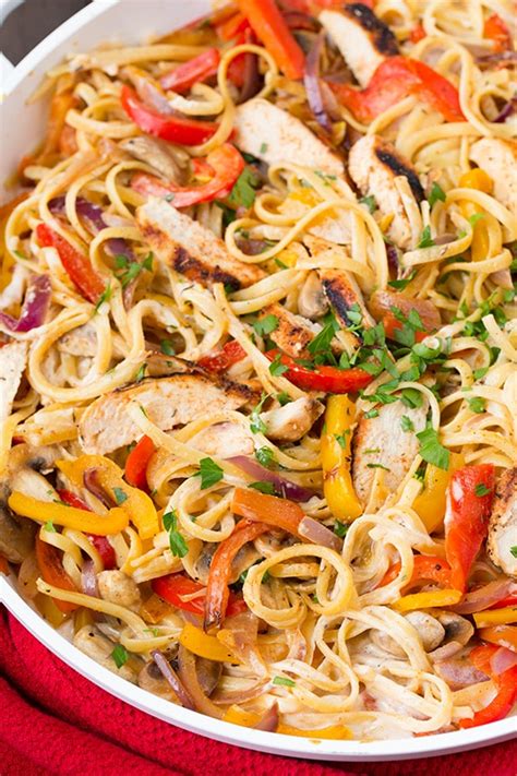 How many sugar are in creamy cajun chicken pasta - calories, carbs, nutrition