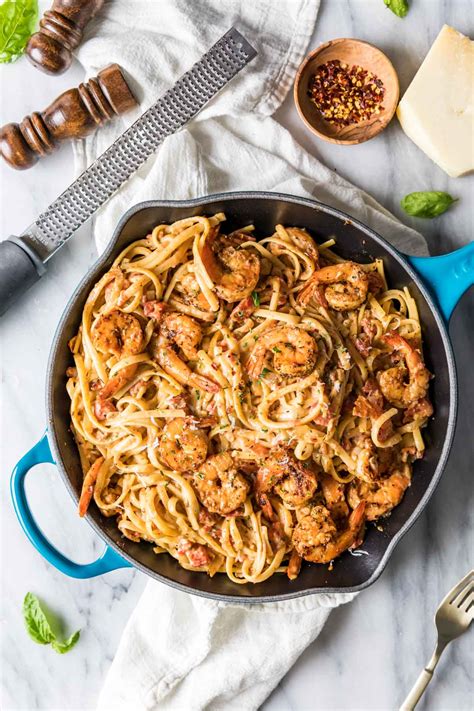 How many sugar are in creamy cajun shrimp fettuccine - calories, carbs, nutrition