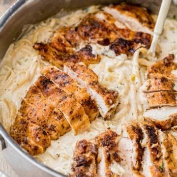 How many sugar are in creamy chicken pasta - calories, carbs, nutrition