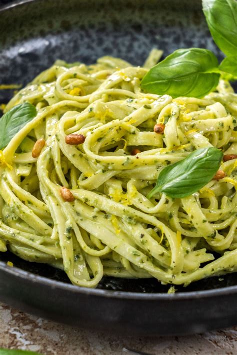 How many sugar are in creamy pesto pasta pot - calories, carbs, nutrition