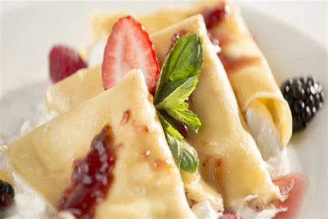 How many sugar are in crepes with a berry blend sauce and orange scented ricotta (117306.0) - calories, carbs, nutrition