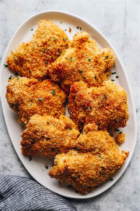 How many sugar are in crispy breaded chicken - calories, carbs, nutrition