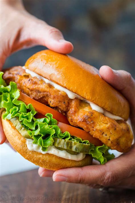 How many sugar are in crispy chicken tender sandwich - calories, carbs, nutrition