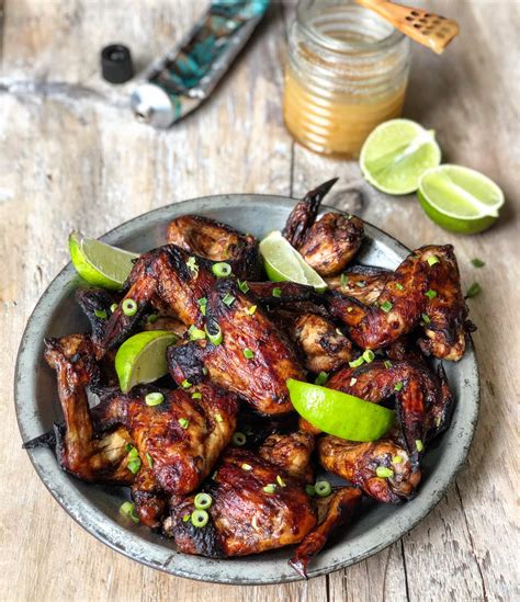 How many sugar are in crispy mole chicken wings - calories, carbs, nutrition