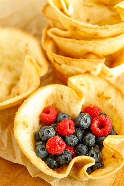 How many sugar are in crispy tortilla bowl - calories, carbs, nutrition