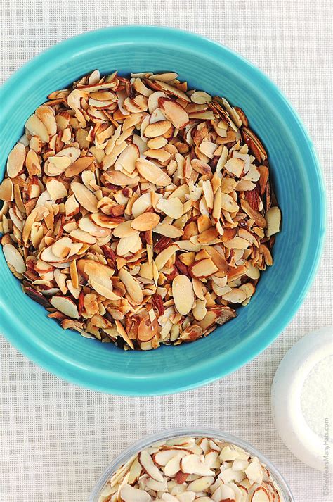 How many sugar are in crunchy almond & hazelnut cookies (12674.0) - calories, carbs, nutrition