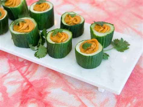 How many sugar are in cucumber pepper hummus snack cup - calories, carbs, nutrition