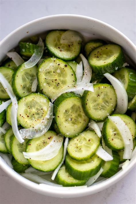 How many sugar are in cucumber salad - calories, carbs, nutrition