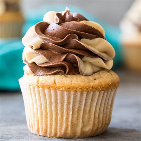 How many sugar are in cupcake peanut butter conv 1 ea - calories, carbs, nutrition