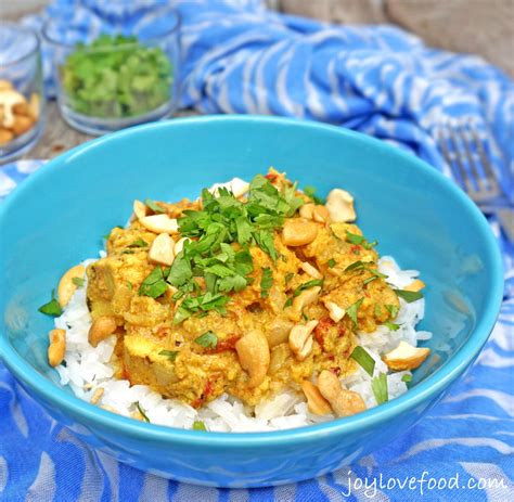 How many sugar are in curry chicken with cashews - calories, carbs, nutrition