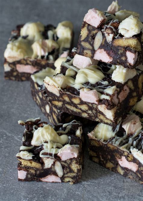 How many sugar are in dark rocky road - calories, carbs, nutrition