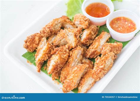 How many sugar are in deep fried breaded chicken breast - calories, carbs, nutrition