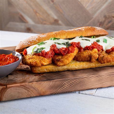 How many sugar are in delete italian chicken parm sub (15996.7) - calories, carbs, nutrition