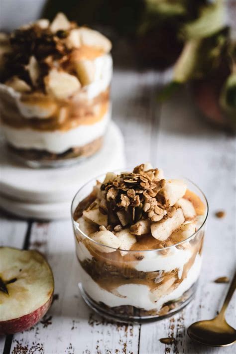 How many sugar are in dessert parfait 9 oz apple cinnamon raisin - calories, carbs, nutrition