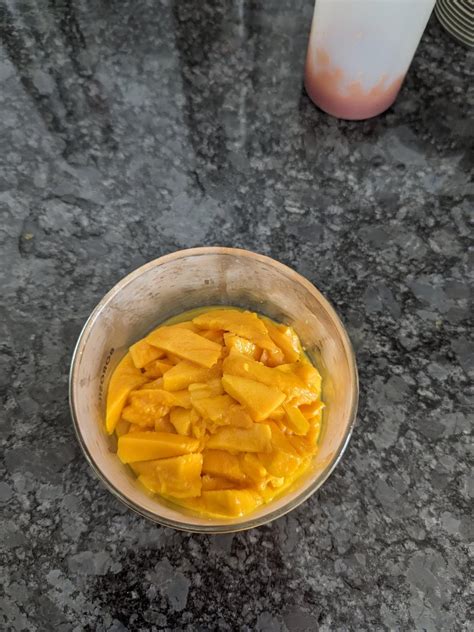 How many sugar are in diced mangos - calories, carbs, nutrition