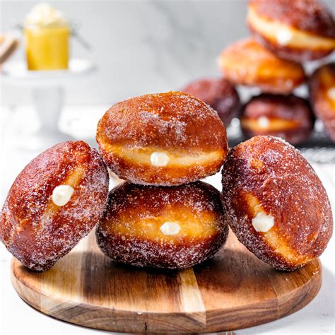 How many sugar are in donut bavarian cream filled 1 ea - calories, carbs, nutrition