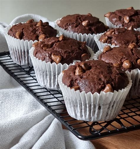 How many sugar are in double chocolate chip muffin - calories, carbs, nutrition