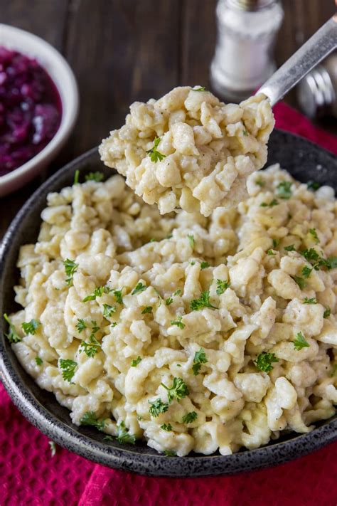 How many sugar are in dumplings spaetzle 4 oz - calories, carbs, nutrition