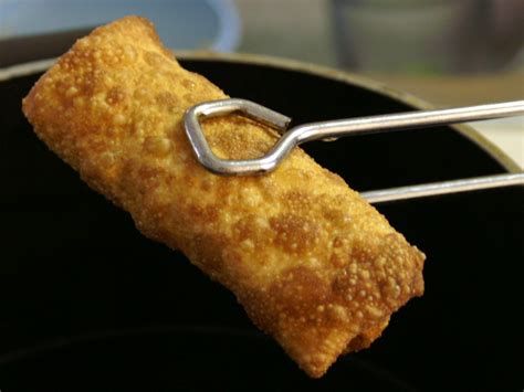 How many sugar are in egg rolls, chicken, refrigerated, heated - calories, carbs, nutrition