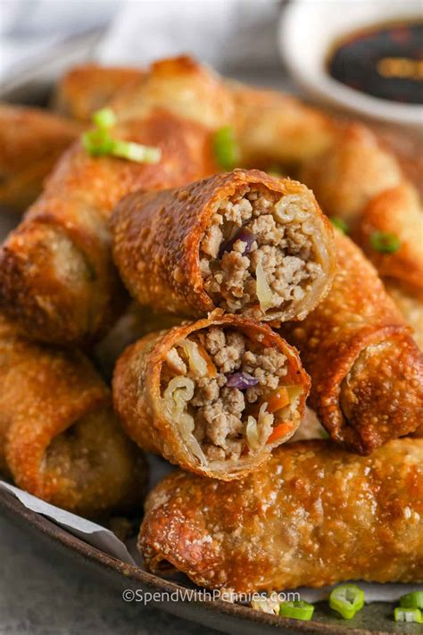 How many sugar are in egg rolls (pork) - calories, carbs, nutrition