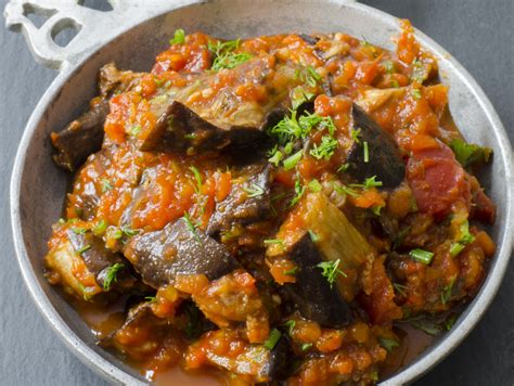 How many sugar are in eggplant and tomato curry - calories, carbs, nutrition