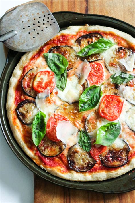 How many sugar are in eggplant parmesan baguette pizza - calories, carbs, nutrition