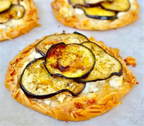 How many sugar are in eggplant pepper feta tarts (66940.0) - calories, carbs, nutrition