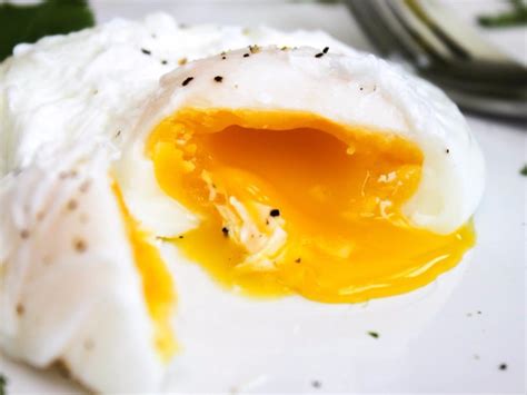 How many sugar are in eggs poached 1 ea - calories, carbs, nutrition