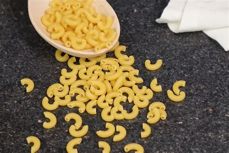 How many sugar are in elbow macaroni - calories, carbs, nutrition